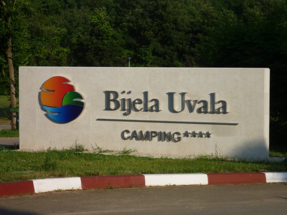 Zufahrt zum Campingplatz Camping Bijela Uvala