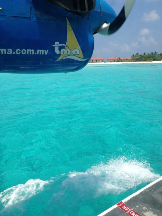 Landung mit Wasserflugzeug, Joanna & Pasca Summer Island Maldives