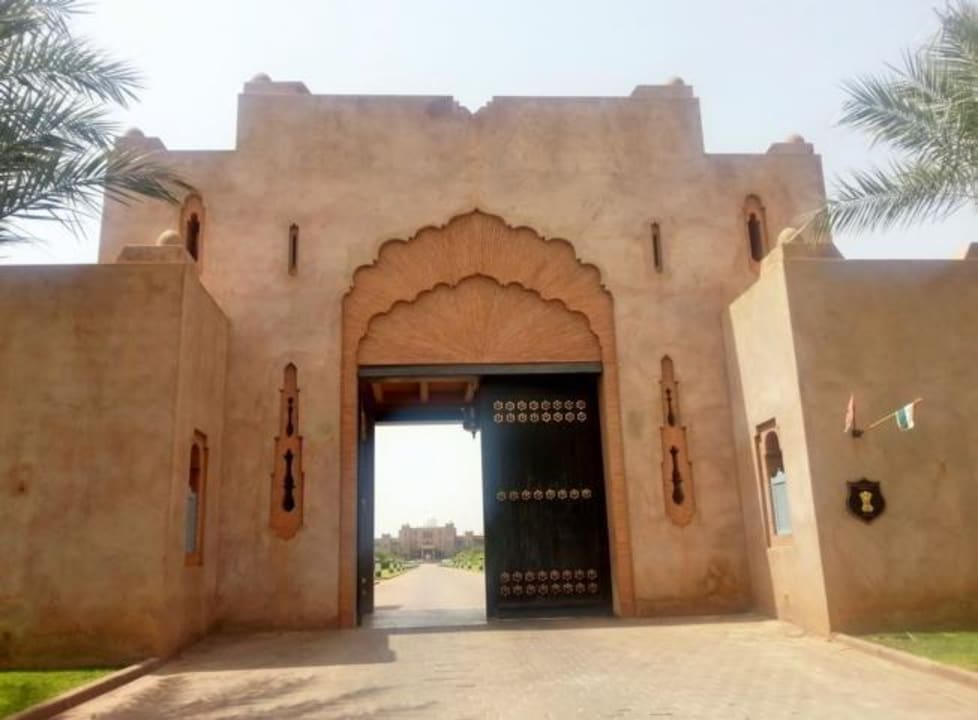 Einfahrtsportal Sahara Palace Marrakech