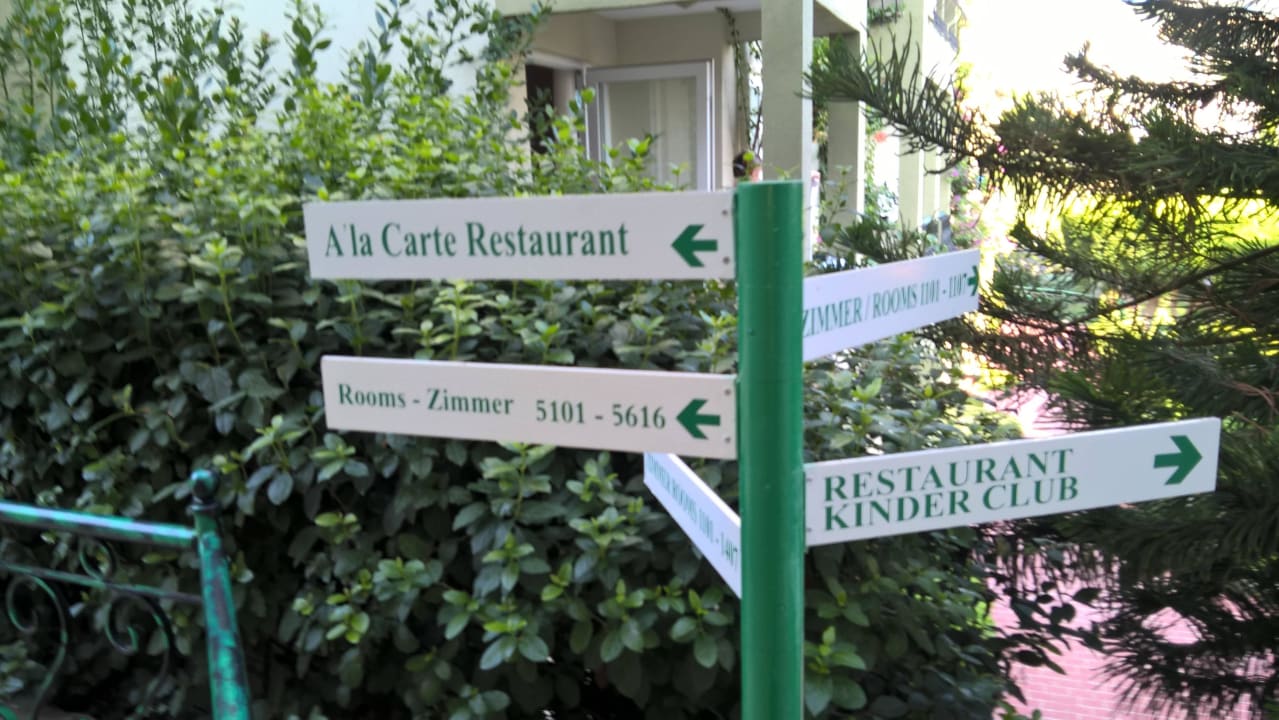 Wegweiser zum Zimmer Hotel Gardenia Beach