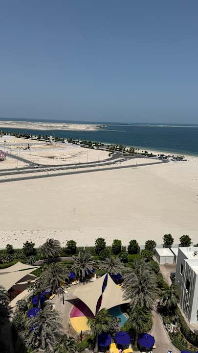 Ausblick Centara Mirage Beach Resort Dubai - A World of Family Fun