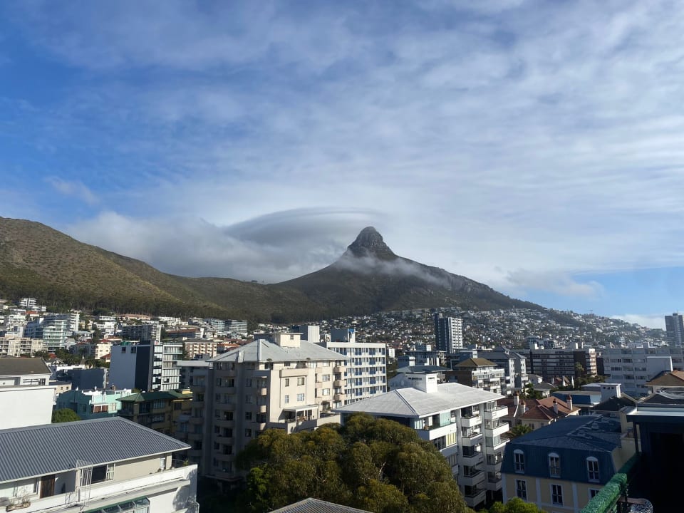 Ausblick The Hyde Luxury All-Suite Hotel