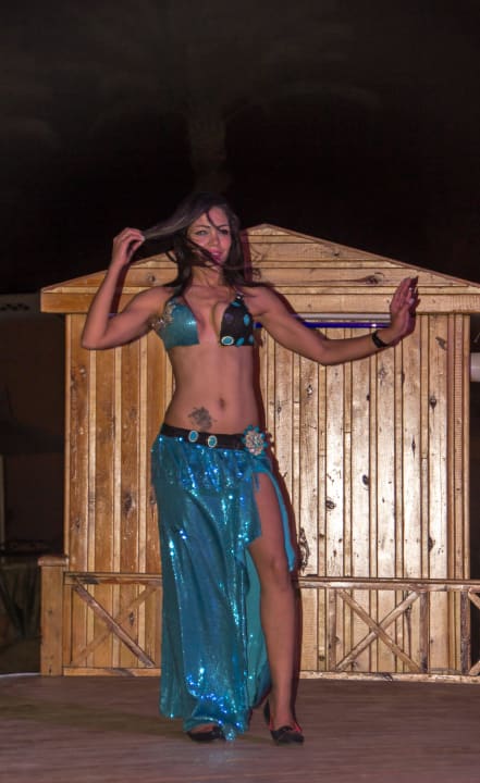 Tanzshow Beach Albatros Resort