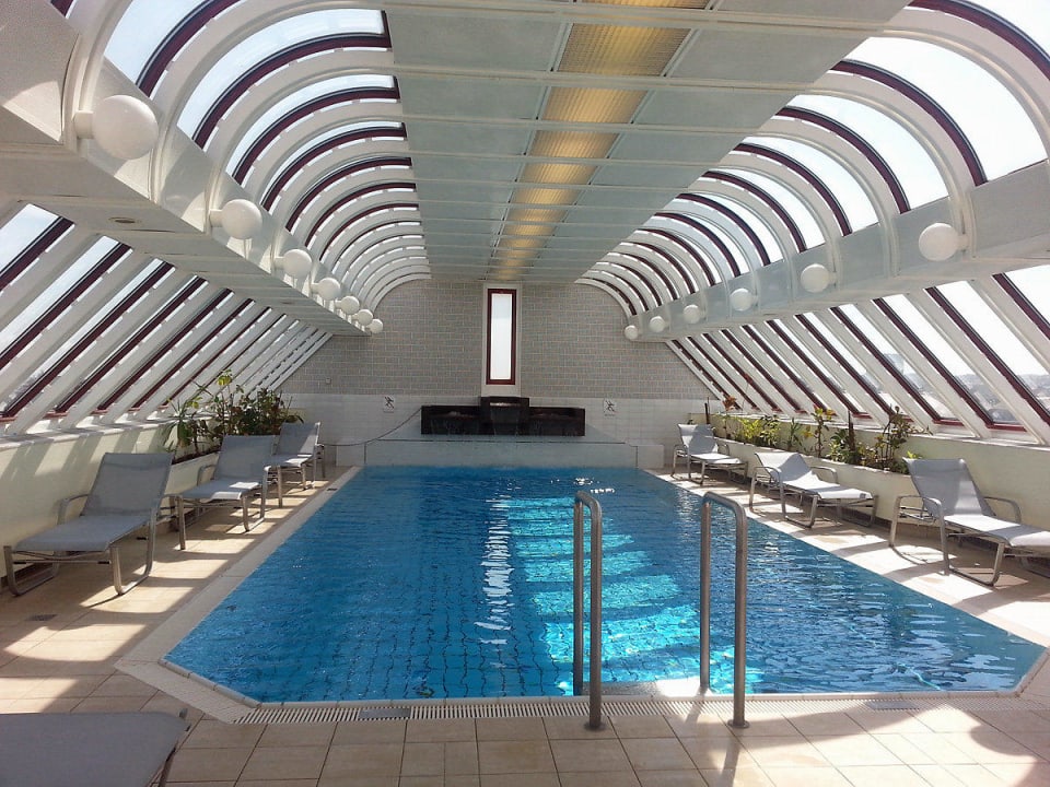 Swimming-Pool im 7.Stock *existiert nicht mehr* Renaissance Wien Hotel
