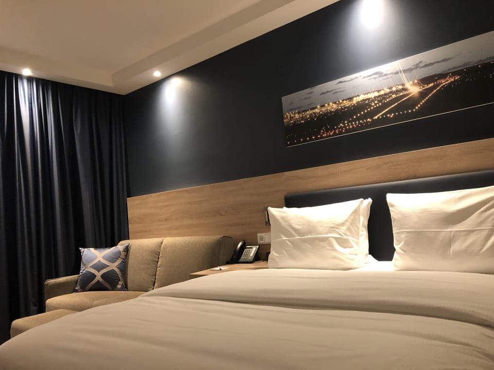 Zimmer Hampton By Hilton Frankfurt Airport