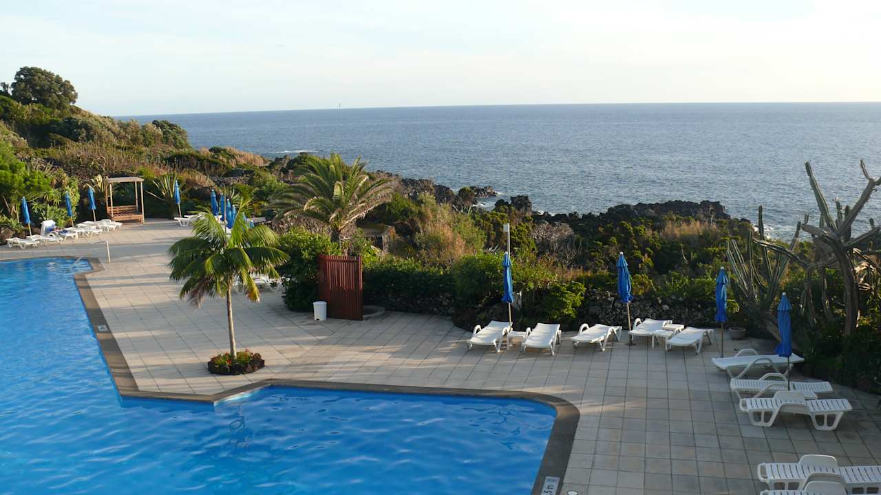 Pool Caloura Hotel Resort