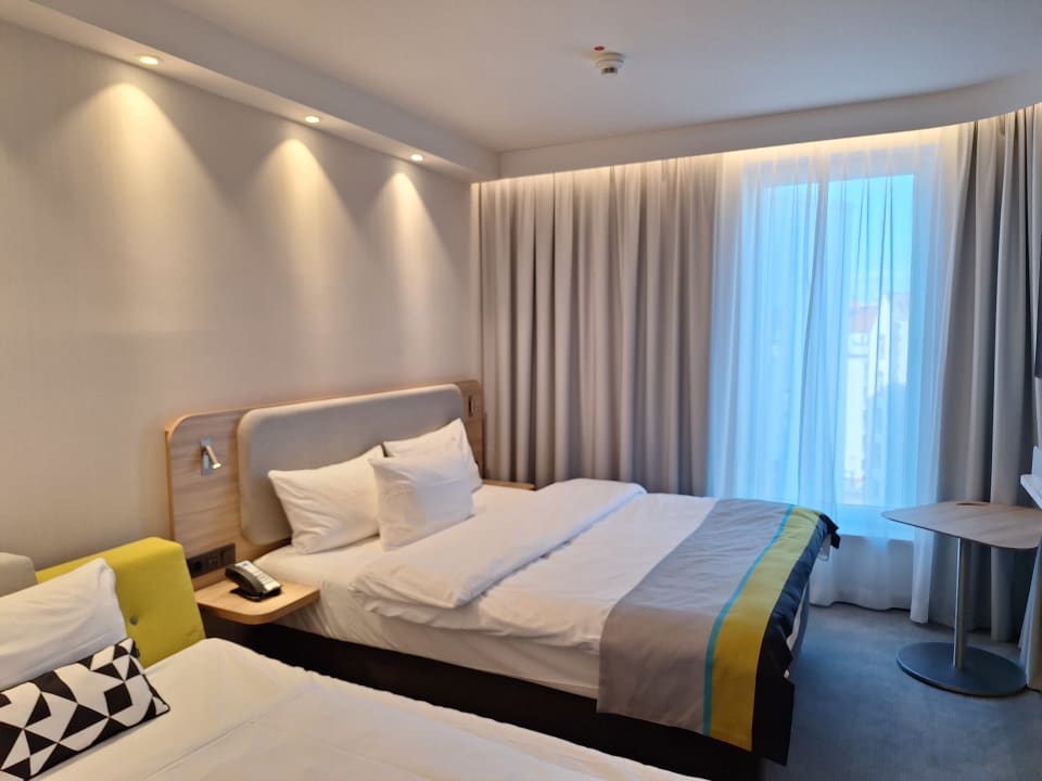 Zimmer Holiday Inn Express Düsseldorf - Hauptbahnhof by IHG