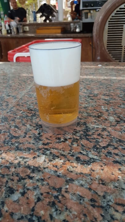 Bier an der Swim Up Bar Desert Rose