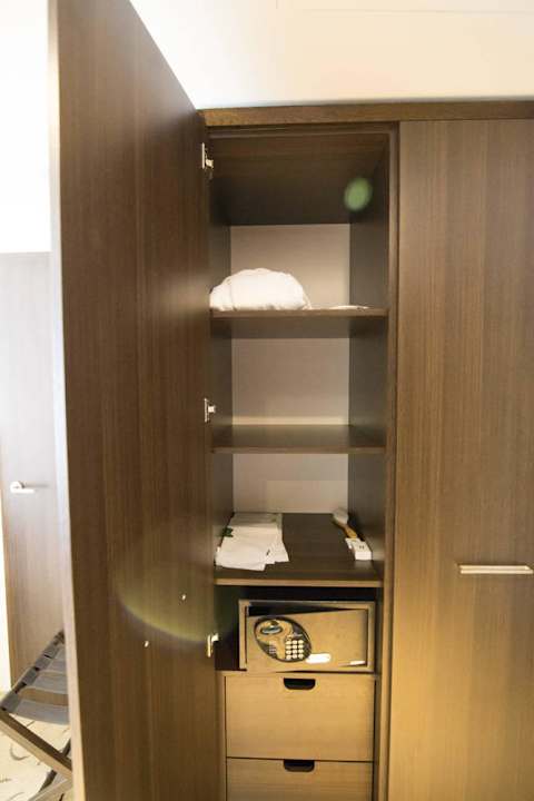 Szafa Holiday Inn Warszawa Józefów