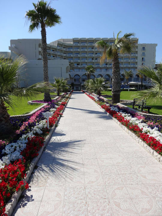 Gartenanlage - Blick auf das Haupthaus Rodos Palladium Leisure & Wellness