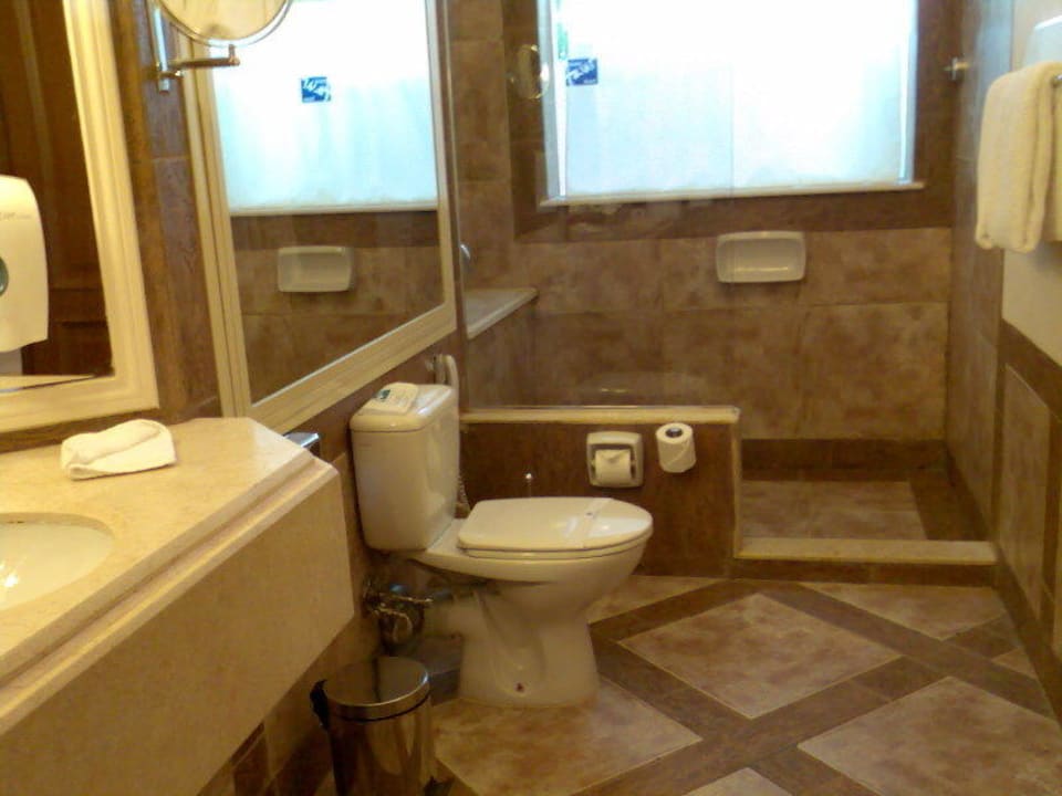 Badezimmer mit Meerblick Pickalbatros Citadel Resort