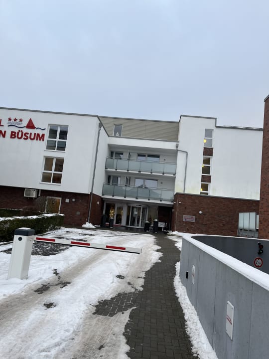 Außenansicht Hotel Hafen Büsum