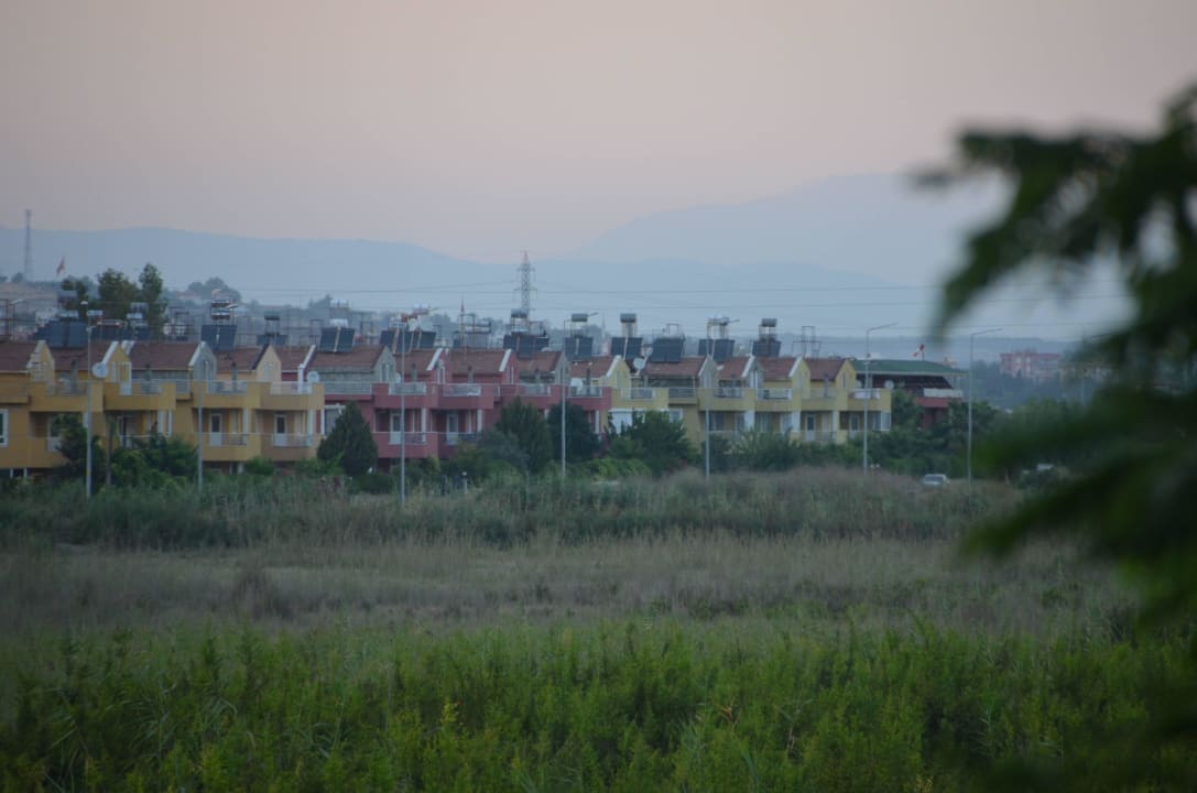 Rückseite des Hotels Grand Park Lara Hotel