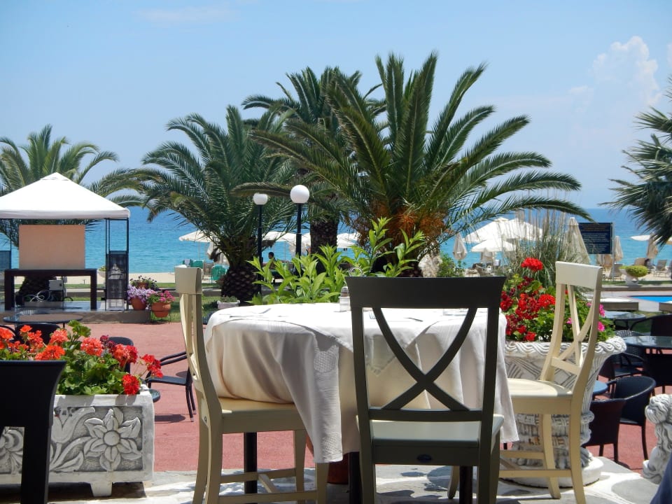 Blick vom Frühstückstisch Assa Maris Beach Hotel