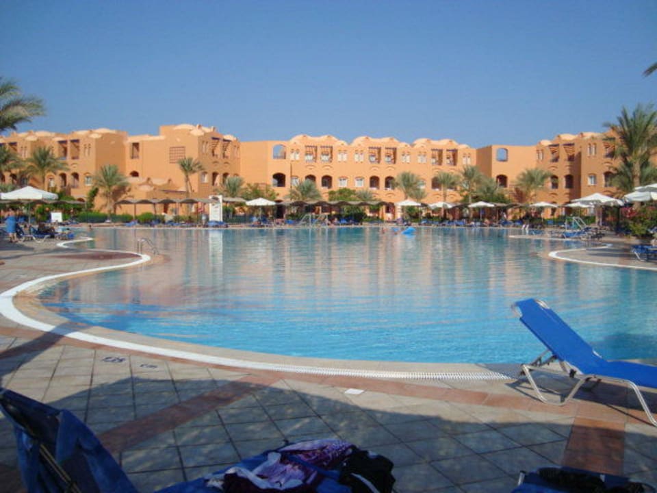 Ein Teil der große Poolanlage  Jaz Makadi Oasis Resort