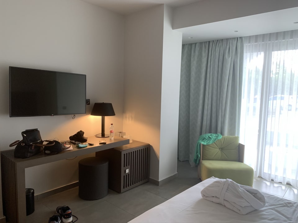 Zimmer Kakkos Beach Hotel