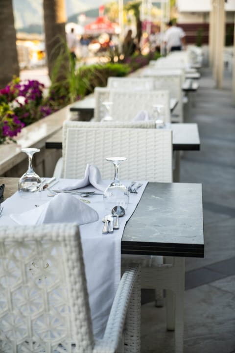 Gastro Emre Beach & Emre Hotel