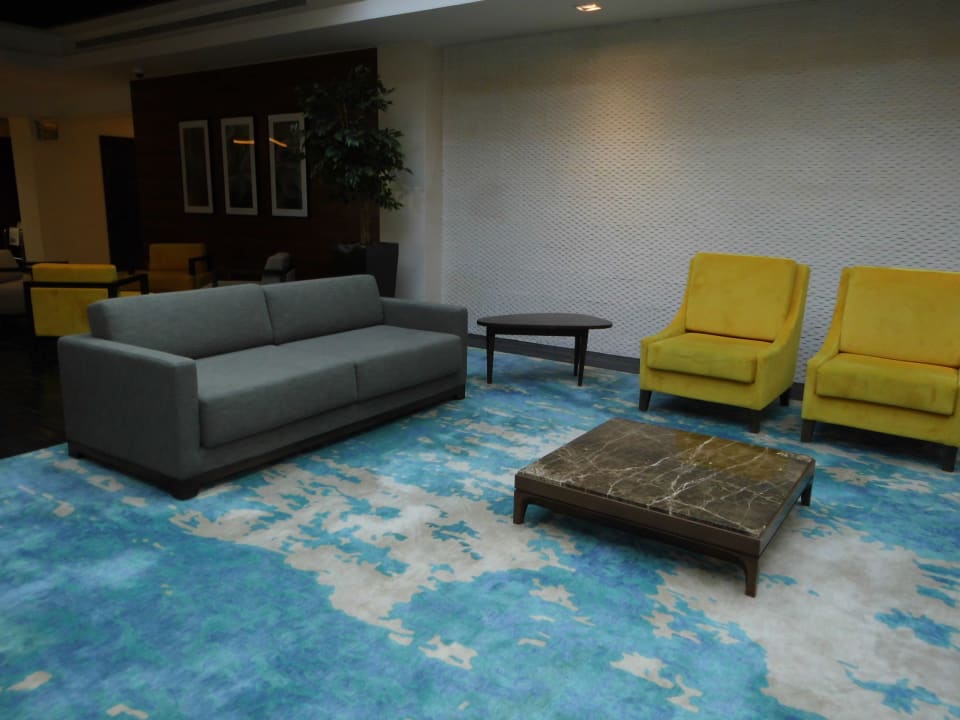 Lobby Hilton Garden Inn Ras Al Khaimah