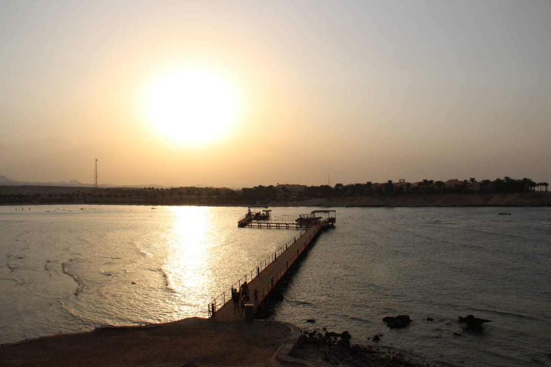 Steg in die Bucht Jaz Dar EL Madina