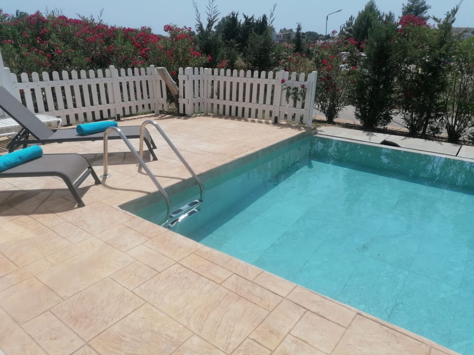 Pool Sandy Villas Resort