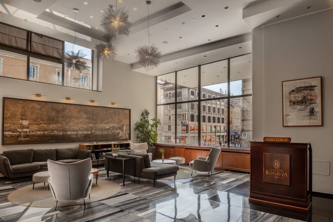 Lobby Grand Hotel Bonavia