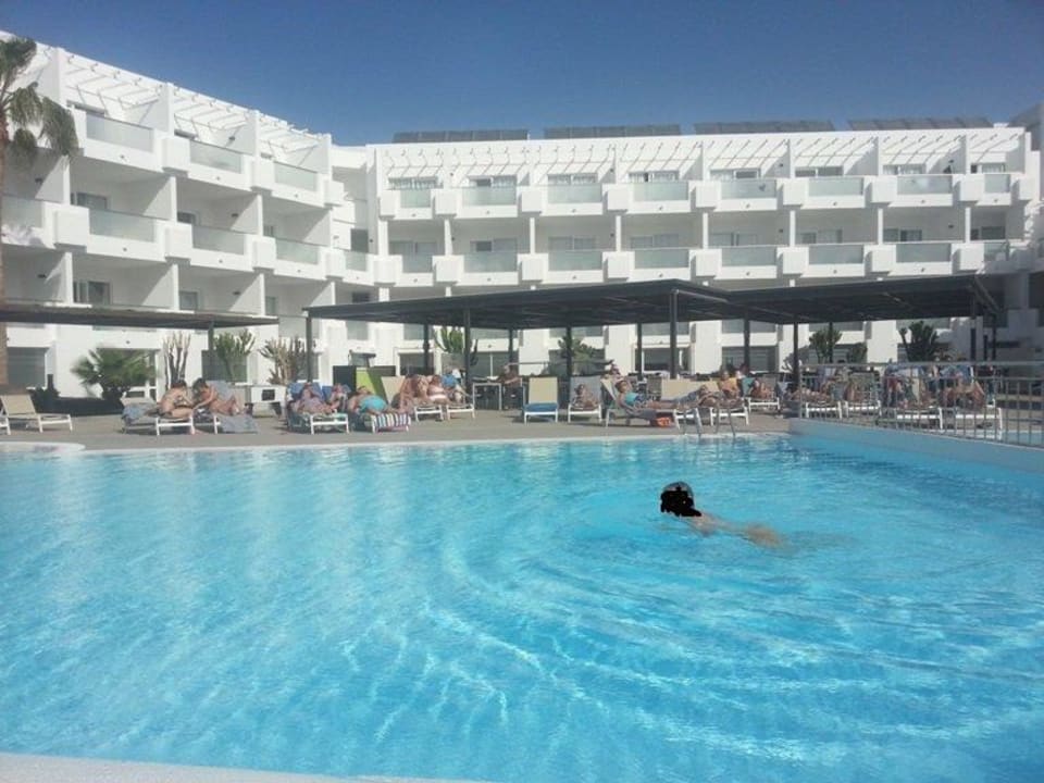 Einer von 3 Pools Sentido Aequora Lanzarote Suite