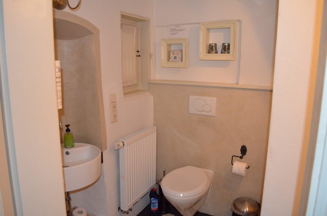 Bad mit Dusche Gästehaus Hölle 12