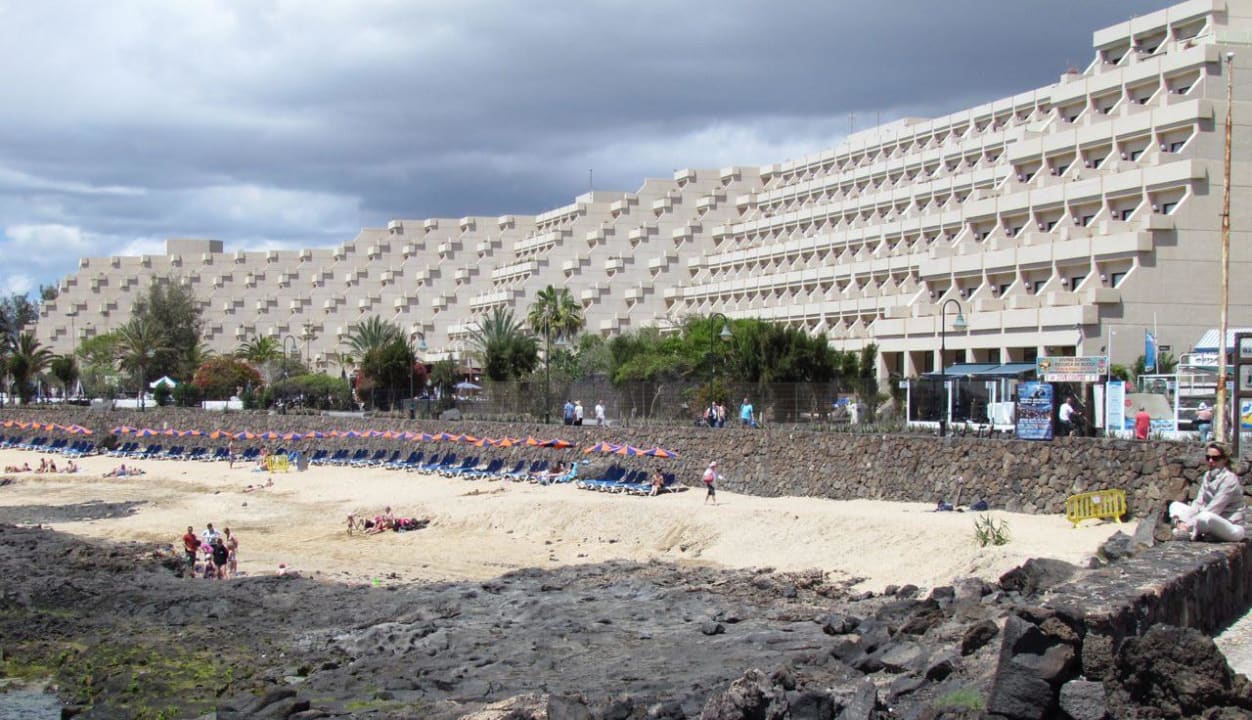 Walkway view Hotel Grand Teguise Playa