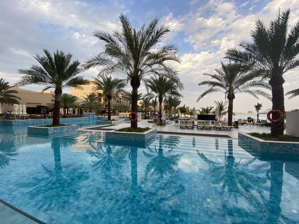 Pool DoubleTree by Hilton Resort & Spa Marjan Island