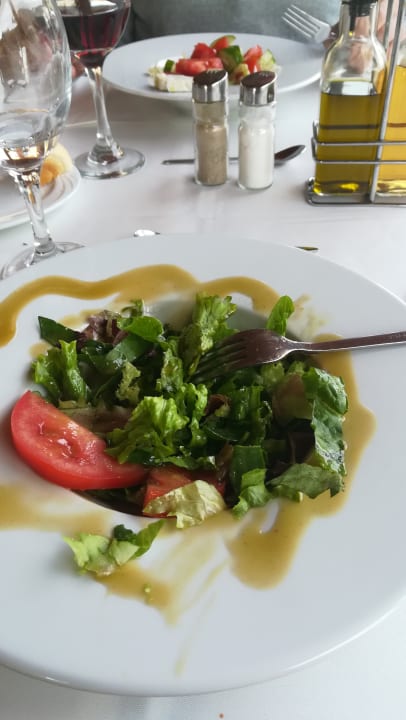 Gastro Asterias Village Resort