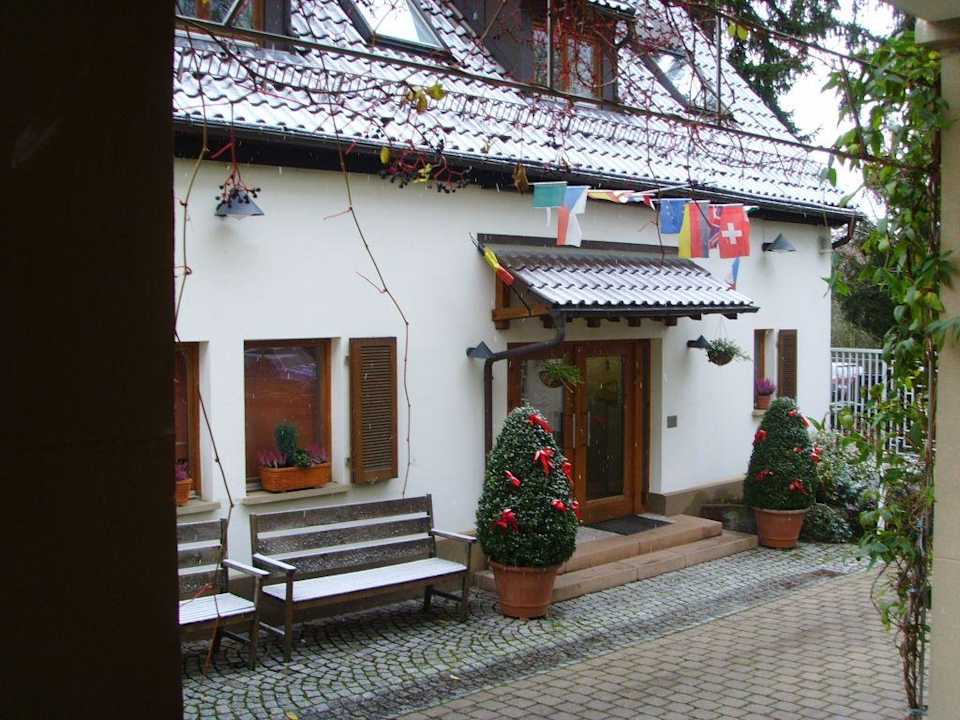 Eingang zu Rezeption und Cafeteria Hotel Osterholz