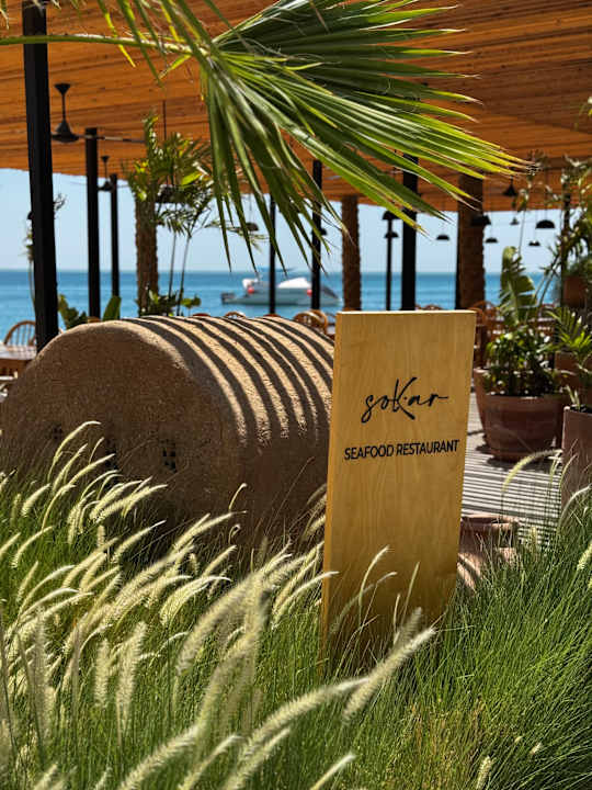 Gastro Serry Beach Resort