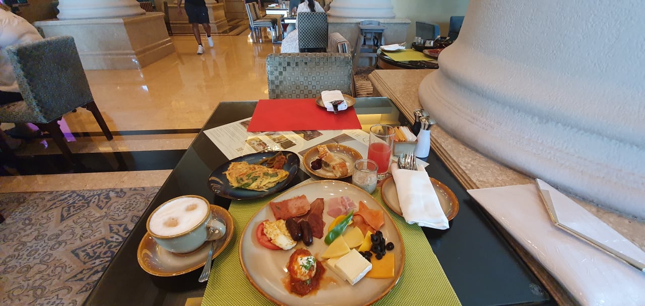 Gastro Shangri-La Hotel Qaryat Al Beri