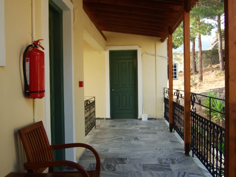 Weg zum Zimmer Hotel Alma Beach