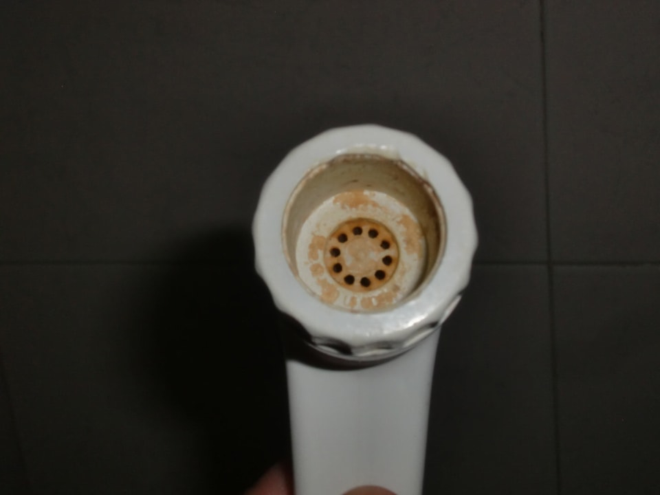 Duschkopf mit Schimmel Niriides Hotel