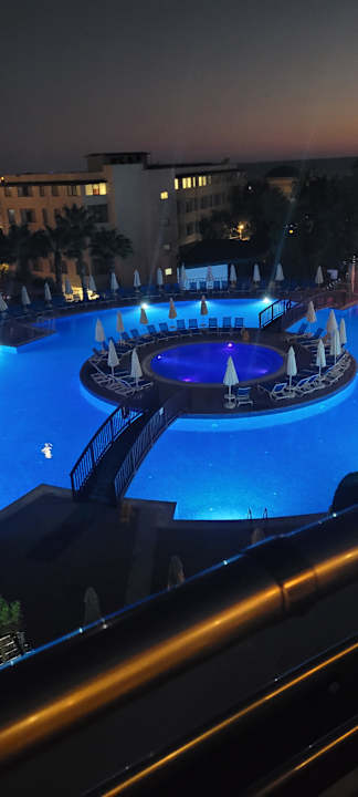 Pool Side Prenses Resort & Spa