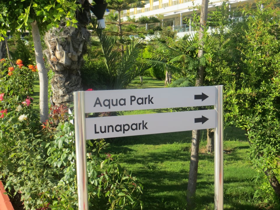 Wegweiser Hotel Delphin Imperial