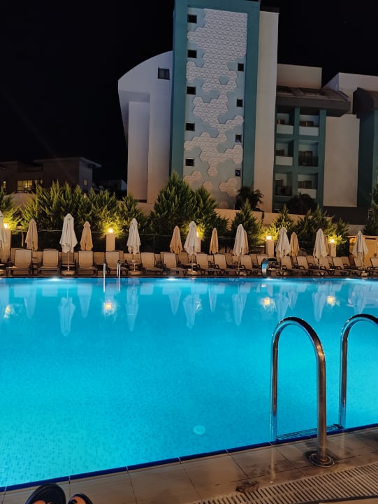 Pool Side Story Resort & Spa