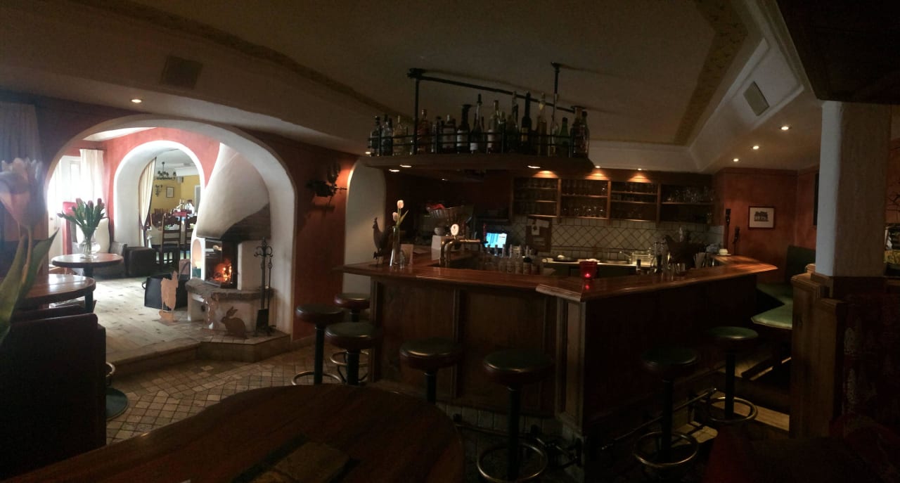 Thekenbereich Hotel & Gasthof Kirchenwirt Pitztal