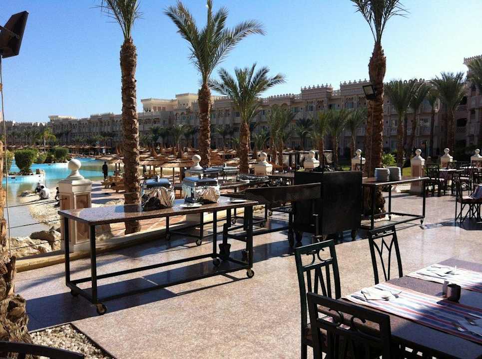Vorbereitung fürs Essen Pickalbatros Palace Resort