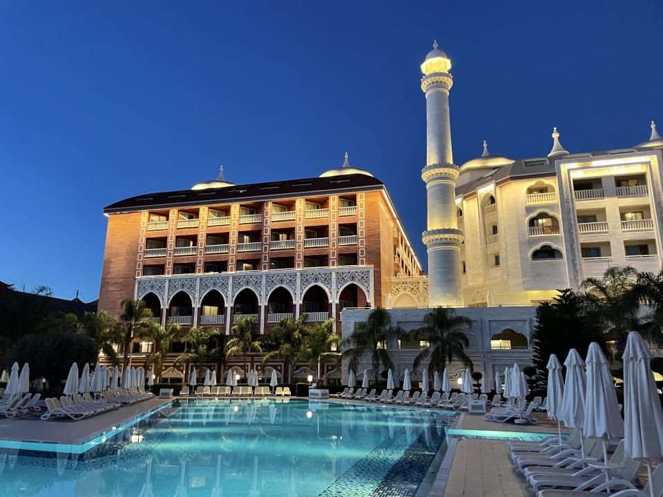 Außenansicht Royal Taj Mahal Hotel