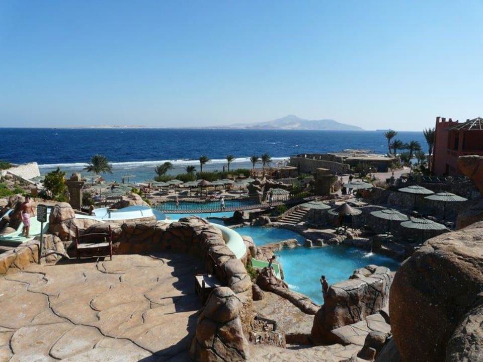 Kaskadowe baseny hotelu Hotel Hauza Beach Resort