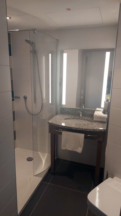 Zimmer Hampton by Hilton Düsseldorf City Centre