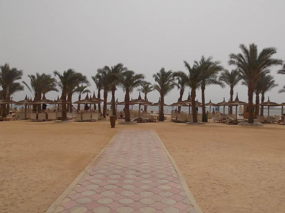 Auf dem Weg zum Strand Pickalbatros Palace Resort