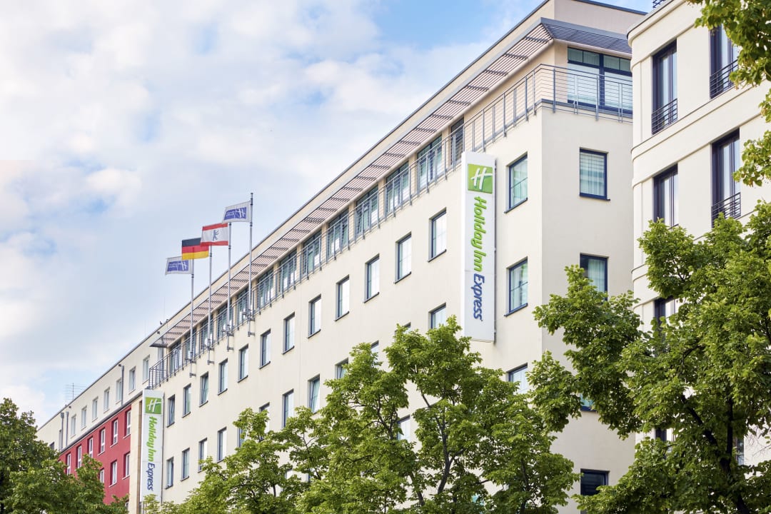 Außenansicht Holiday Inn Express Berlin City Center