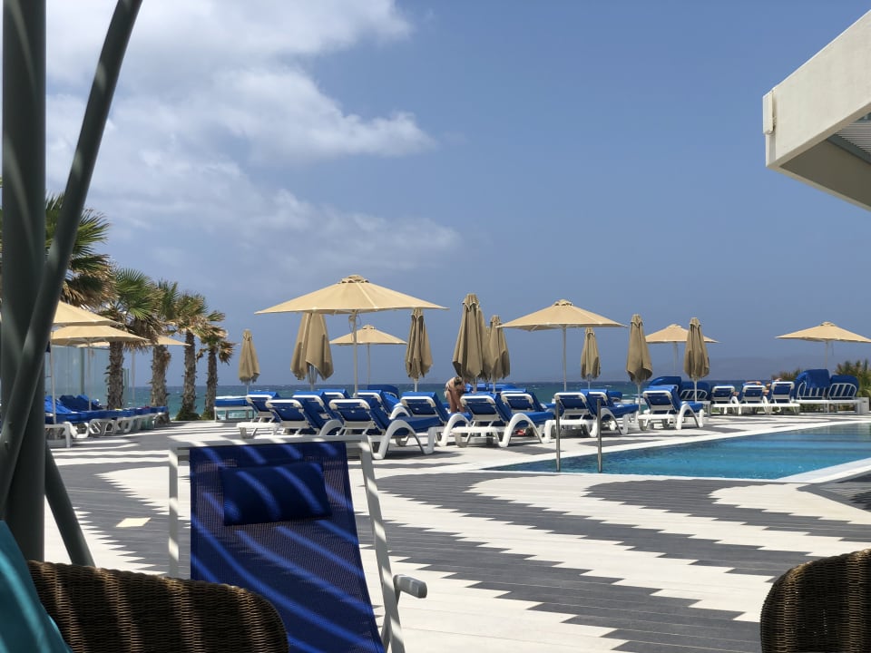 Pool Arina Beach Resort