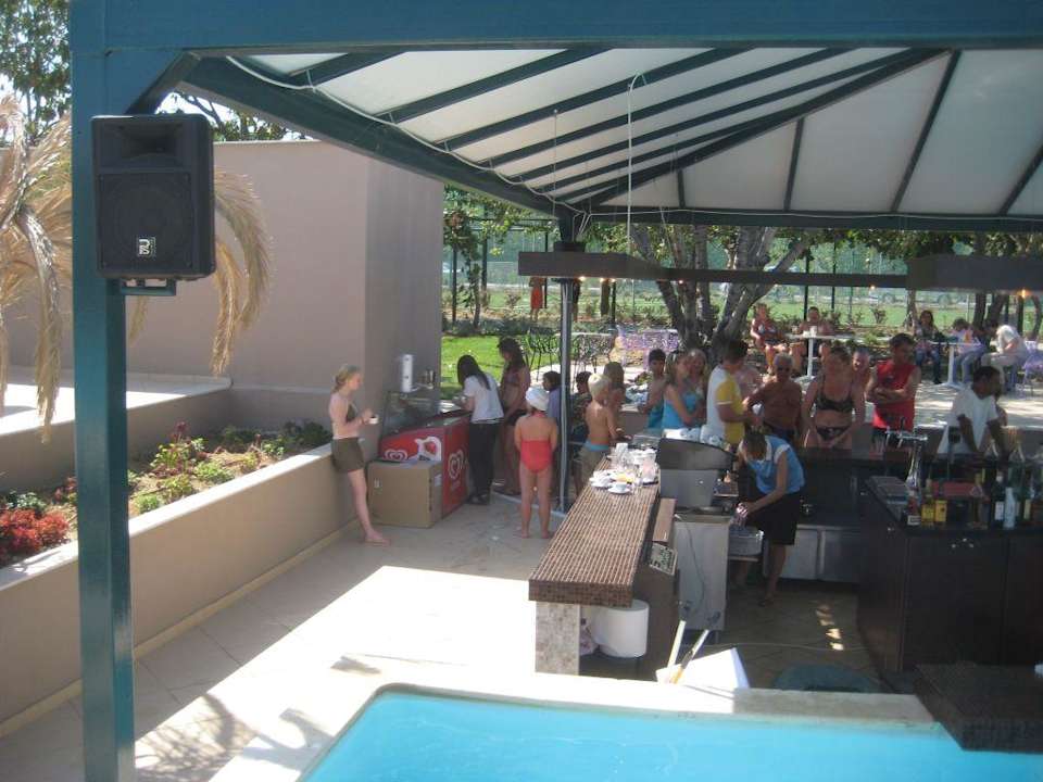17-07-08 Endlich Eis für die Kinder Cronwell Platamon Resort