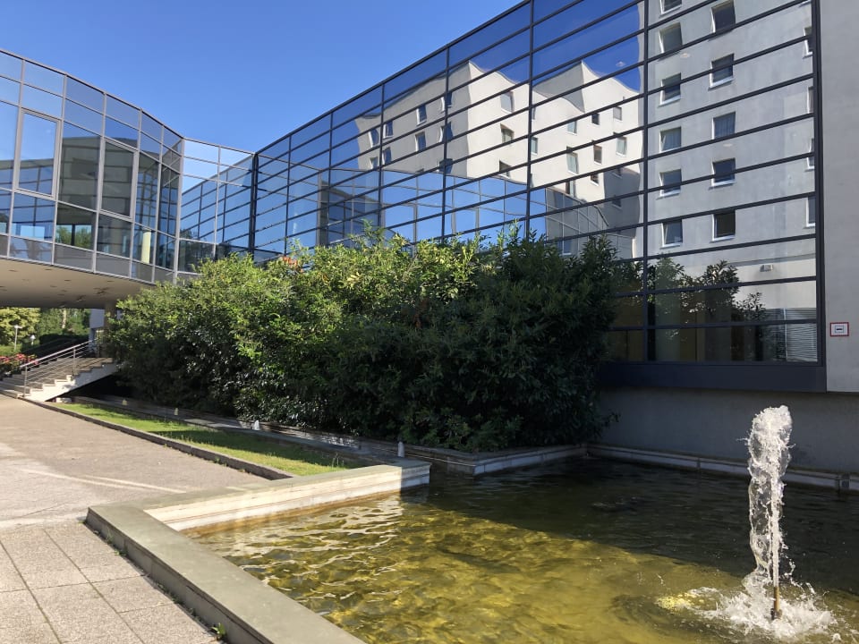 Außenansicht Estrel Hotel Berlin