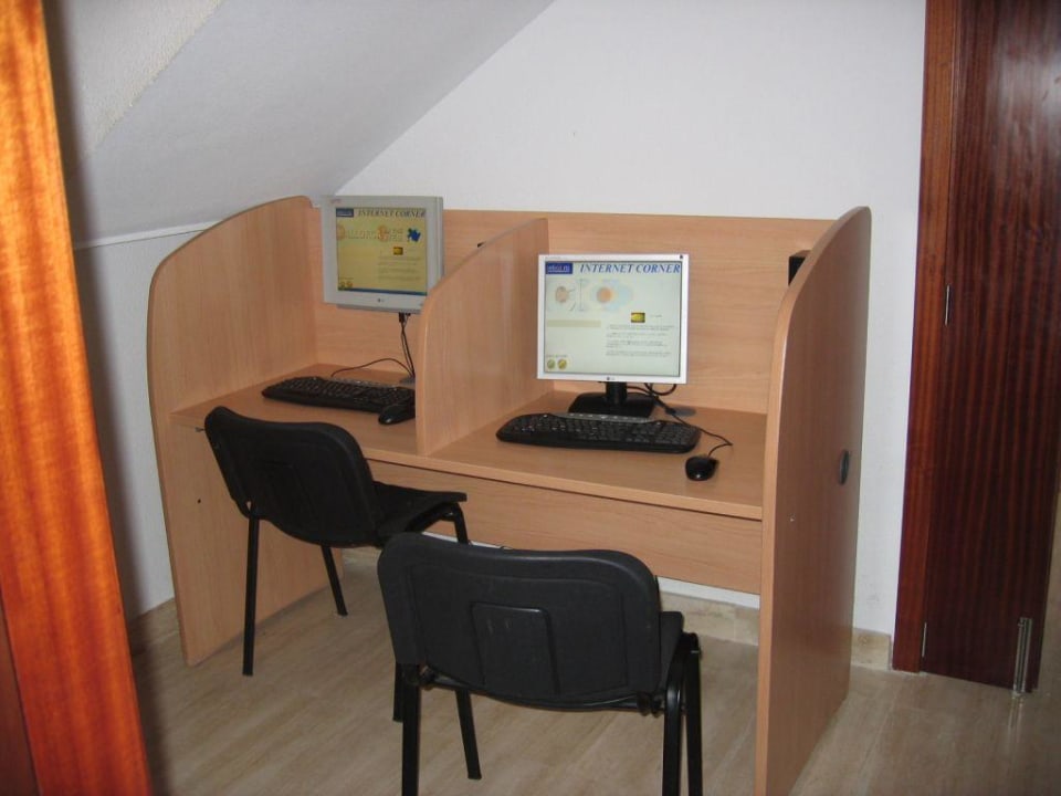 Internetplätze für Jedermann (gegen Gebühr) Aparthotel Playa Dorada