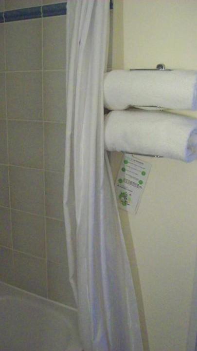 Wanne mit Vorhang Hotel Campanile Delft